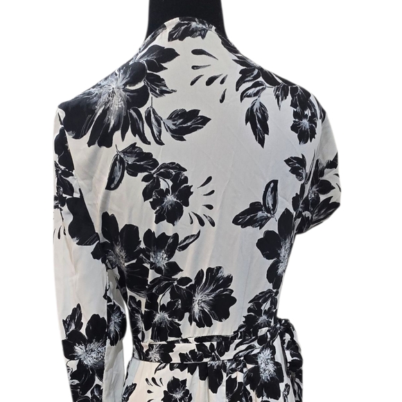 Ark & Co Black and White Floral Maxi Dress - Picture 4 of 6
